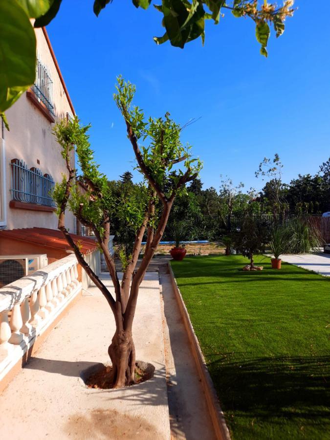 Domaine Des Pins Saint-Estève Exterior foto